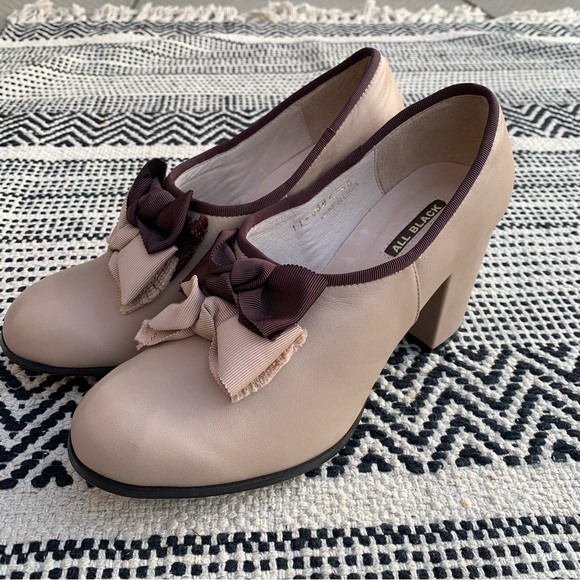 ALL BLACK Tan Bow Heels size 40 (9) - Picture 2 of 6